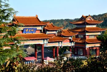 威海市畅游亲子/银发/情侣|温泉+海洋世界+猫头山+火炬八街【中文司机】