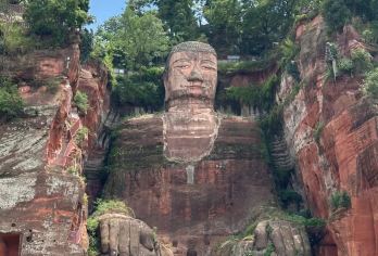 成都+乐山大佛+黄龙溪一日包车游【5-9座车丨三环内上门接】【[30年老社自营线路]专注四川纯玩旅行，大品牌，正规操作】