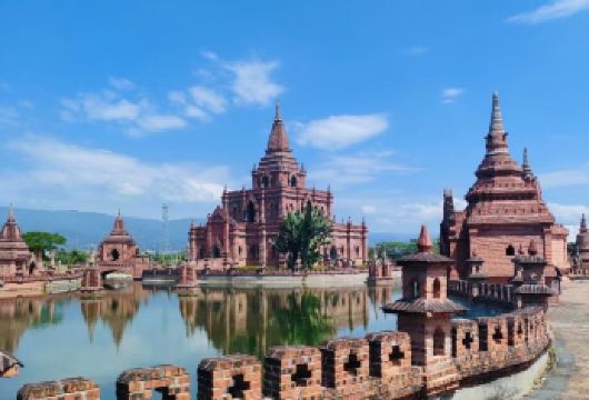 瑞丽一日游【一寨两国+莫里瀑布+姐告口岸+独树成林 拼小团】【[精致行程]经典热销线路任选/自然醒出门/多地点出发/半自由舒适行】