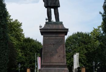 芬兰赫尔辛基市区经典网红景点打卡-包车可多日可周边-精选【精选热门景点，高效游玩不走回头路，深度了解文化内涵，贴心服务保障，轻松享受旅程，性价比超高的旅行。】