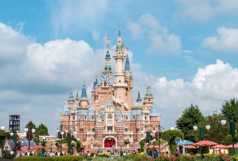 上海迪士尼度假区免绕湖早享卡/一对一管家/拼团导游一日游【套餐A拼团导游/套餐B一对一导游：专业导游高效带玩，合理规划游玩路线！】