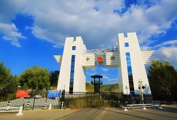 一眼望三国+图们国门一日游【精品小团2人起订/可选大巴团】【[一眼望三国]感受鸡鸣闻三国，犬吠惊三疆的异国风情】