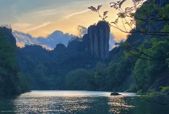 武夷山国家公园+九曲溪竹筏漂流+《印象大红袍》演出一日游【1人起订，可独立成团，行程可定制更自由】