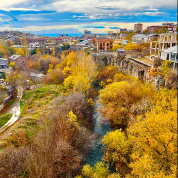 埃里温+埃奇米阿津+ 兹瓦尔特诺茨+霍尔维拉普{行程可调整}