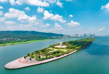 【精致小团】长沙橘子洲+湖南博物院+岳麓书院+爱晚亭一日游【[一价全含]纯玩0购物，含岳麓书院门票，含橘子洲小火车，无必须消费~】