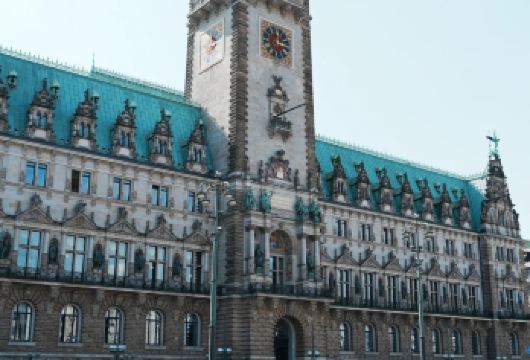 德国汉堡市区-少女堤-圣米迦勒教堂等网红景点打卡-包车-精选【专属客服和本地中文司机，一家一团包车】