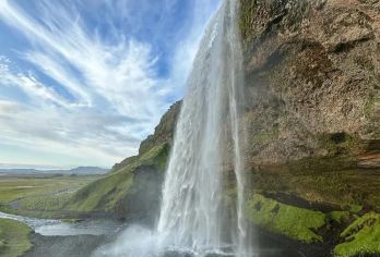冰岛南部：赛里雅兰瀑布+冰河湖+钻石冰沙滩+黑沙滩【雷克雅未克往返，市区接送服务，中文导游服务！】
