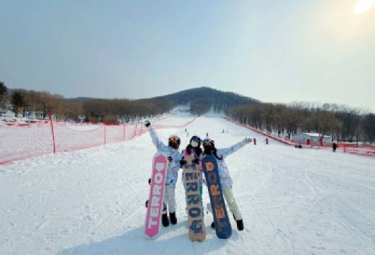 玉峰玉泉滑雪场哈尔滨市区【往返直通车】不含门票【多年服务商】【多年服务商，车况良好，手续齐全。】