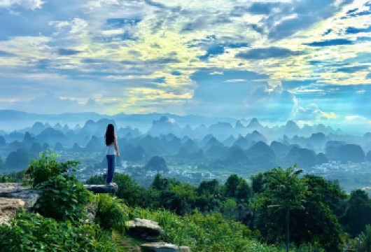 【7人团丨私家团】阳朔遇龙河漂流+千里江山图+漓江+富里桥【[体验升级]7人小团更轻松！私家团一单一团，专业司导带你嗨！5座/9座/7座GL8，小众玩法更自由！】