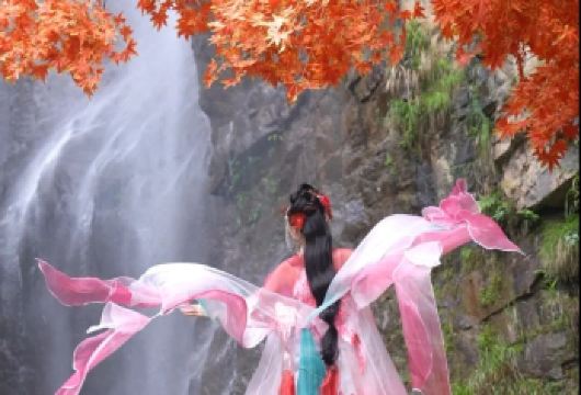 【马迎新春】“空中飞人”惊艳亮相侠天下，惊险刺激又好玩【迎新年畅游绿野仙踪侠天下。满10人天天发团】