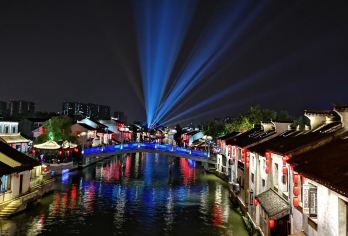 无锡博物馆+古运河游船+鼋头渚 |包车日游【中英俄法德西】#【[妙趣之旅]体会到沉稳的中式之美，传承千年文化精髓。】