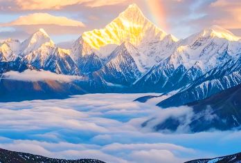 拉脊山+青海湖+日月山一日游【日出云海の小团 可选私家包车】【[线路特色]所有文案都不及日出升起的那一刻浪漫，升起之时伴随着新的开始和无限可能，愿大家一切皆美好！】