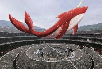 南靖云水谣古镇+福建土楼一日游【车接送+景区讲解+天天发】【[资质齐全]本地旅行社，深耕福建旅业多年，线上客服24h在线，线下景区导游陪同，为您的旅途保驾护航！】