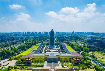 南京牛首山+中华门+ 外秦淮河游船+报恩寺含门票一日游【[深度纯玩]牛首山深度漫游，大报恩寺静心探索，外秦淮河游船特色体验】