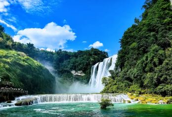 黄果树瀑布一日游【VIP精品小团+上门接送+独立包团】【[精品小团]拼团人数8人封顶+专属司机服务+一环内上门接送+小团灵活自由】