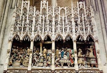 法国阿维尼翁城墙-教皇宫-阿维尼翁主教座堂【中文包车自由行】【中文专车出行，行程自己定义，无需等待，专属贴心服务，尽享惬意旅程】