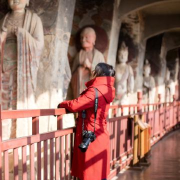 麦积山石窟半日游【导游登窟讲解/15人小团/上门接送】