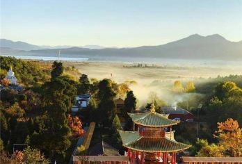 中国云南丽江拉市海一日游【优选古道骑马体验+指云寺+观鸟】【拉市海茶马古道骑马+指云寺+拉市海S弯观鸟+土鸡火锅+专车专用不换车】