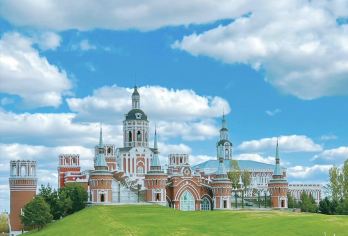 哈尔滨伏尔加庄园一日游【老人儿童学生成人套餐+上车地点可选】【[迷人城堡]来一次不出国门的出国旅行，沉浸于俄式的浪漫】