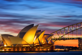 特惠拼小团·悉尼市区地标一日游【邦迪海滩/鱼市场/悉尼大学】【一日游览悉尼地标·麦考瑞夫人椅-海德公园-圣玛丽亚大教堂-邦迪海滩-悉尼大学-悉尼歌剧院-海港大桥】