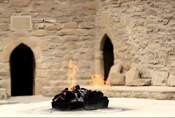 阿塞拜疆巴库老城+阿塞拜疆地毯博物馆+火焰山+火祠+高地公园【英文司机|行程可调|可定制行程】