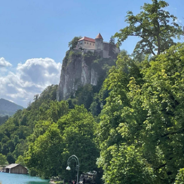 萨格勒布出发：卢布尔雅那和布莱德湖跟团一日游 【英文导游】