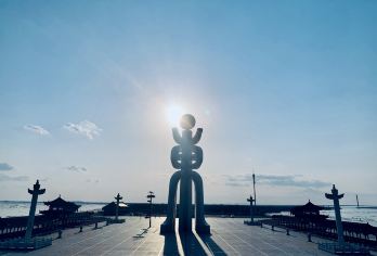 东极广场+黑瞎子岛+东极宝塔+东极阁+抚远(鱼博馆）天天发团【[商务车出行]市内上门接送，一站式直达，游玩时间充足，游玩项目丰富】