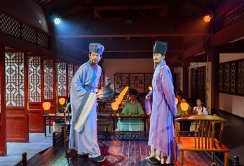 橘子洲江天暮雪+博物院+书院一日活动【15人精品小团·上门接】【[上门接人]长沙市主城区车接车（早晚高峰或超出接送范围则报销30元/车次集散）】