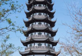 张家港香山景区+凤凰山景区1日包车游【香山：春天漫山梅花像泼了粉油漆，秋天整片枫树红得晃眼】