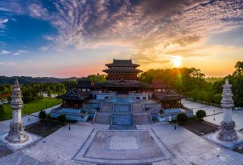 【石窟瑰宝】重庆大足石刻博物馆+宝顶山石刻+北山石刻一日游【大足石刻是位于中国重庆市大足区的世界文化遗产，是唐末至南宋时期中国石窟艺术的杰出代表】