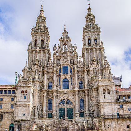智利圣地亚哥圣路济亚山+武器广场+中央邮局包车游【中文司机】