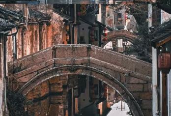 夜游周庄+环镇水上游船+《只此周庄》演出【全程导游，经典纯玩，夜游古镇美景】