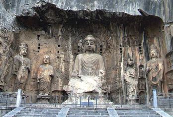 福利大促龙门石窟+2小时真人资深讲解+2小时讲解一日跟团游【穿越千年时光，邂逅龙门石窟！万尊佛像静诉历史，快来开启震撼心灵的文化之旅。】