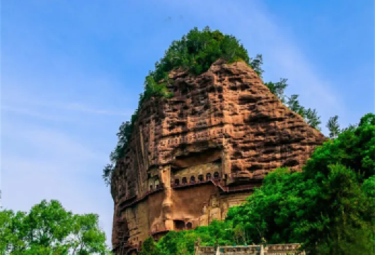 天水麦积山石窟+麦积山温泉一日游【体验天然氡温泉·市区接送】【[优质交通] 旅游直通车 + 景区门票 = 出行无忧。】