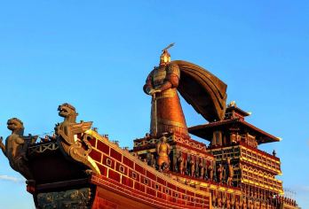 【2-8人团】昆明池+终南山古楼观+楼观台一日游【2人起订】【昆明池畔，梦回汉唐盛世，典雅古建筑，散发着浓厚的历史气息。】