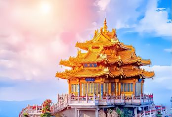 老君山15人精品小团【上门接送+导游陪爬+登山大礼包】【[福利保障]洛阳市区范围内上门接送，高标防考小巴车，本社全职导游陪同上山。】