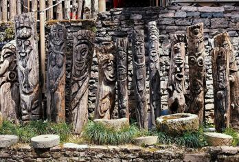 云南腾冲热海大滚锅+司莫拉佤族村+滇西抗战纪念馆【[2-6人精品小团]人少更自由！专属向导贴心陪玩】