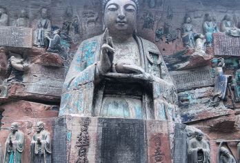 大足宝顶山、大足博物馆VIP一日游【单山】【大足石刻以其优秀的历史、丰富的文化内涵和精湛的艺术成就，成为中国古代石刻艺术的瑰宝】