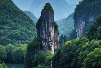 丽水—青田一日游：千峡湖+石门洞+千丝岩瀑布  景点可定制G【全程中文/英文/俄语/小语种服务，沟通无障碍，景点可调,多种车型可选】