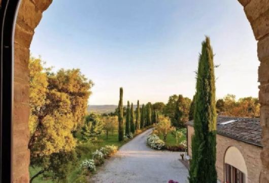 意大利托斯卡纳皮恩扎/锡耶纳/奥尔恰谷包车定制游【中文司机】【尊享一对一高端行程定制，豪华包车专属礼遇，专业旅行顾问24小时恭候垂询。】