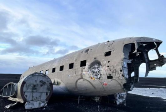 冰岛雷克雅未克往返市区网红景点+蓝湖-可追极光包车-精选【专属客服和本地中文司机，一家一团包车】
