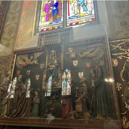 比利时布鲁塞尔出发加斯比克城堡-布鲁日圣血教堂-爱之湖一日游