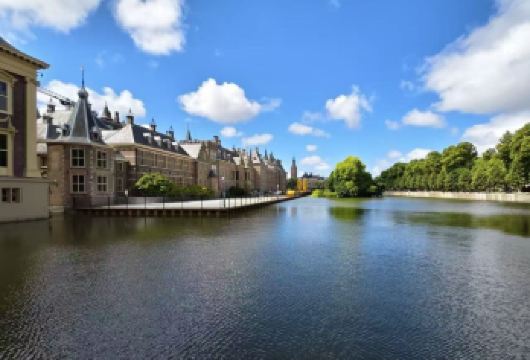 荷兰阿姆斯特丹往返鹿特丹+海牙【风车村&羊角村周边包车定制】【专属私密，一家一团，尽享自在旅途。】