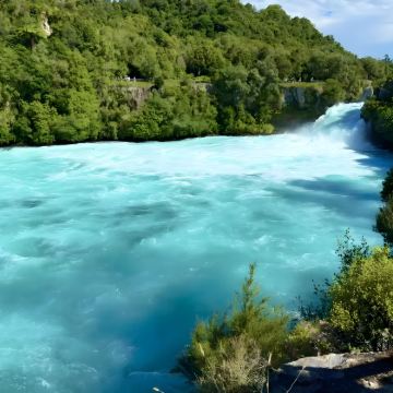 奥克兰小团：清澈蓝泉~地热奇观~陶波湖~胡卡AC套餐含门票