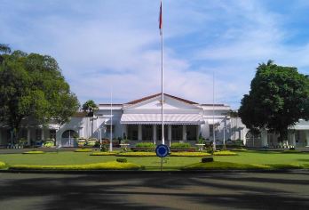 【中文司机包车游】雅加达+覆舟火山+火山芝阿特温泉+万隆【中文司机+酒店接送+贴心管家[畅游80+国家，800+城市]】