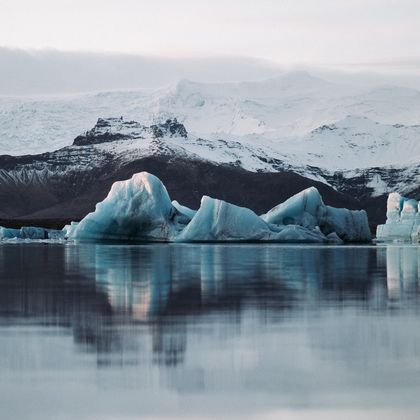 冰岛冰河湖+钻石冰沙滩+塞里雅兰瀑布+斯科加瀑布+维克小镇一日游