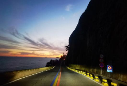 青岛崂山风景区+青山渔村+环海公路一日游【专车进出私家团】【青岛崂山风景区一日游，专车进出私家团！打卡崂山美景，漫步环海公路，探秘青山渔村，畅享专属自由时光 。】