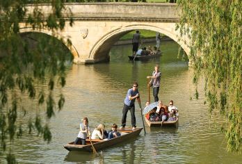 赠午餐 英伦敦剑桥大学+牛津大学拼团一日游中文团 含剑桥游船【全程中文服务：行前行中24小时在线客服，专属集合群，群内实时同步行程、解答疑问，让您出发前就安心】