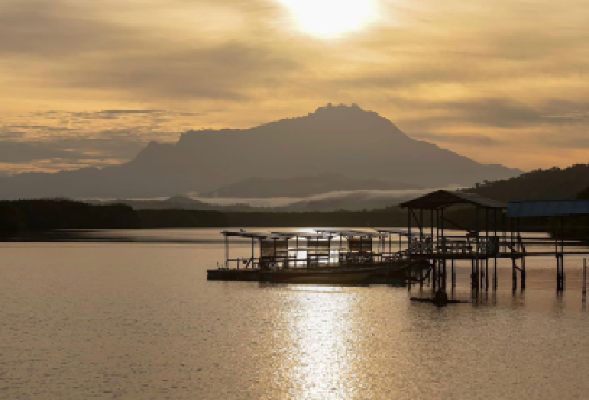 沙巴亚庇孟河红树林一日游 海滩日落/打铁花/萤火虫【享用当地特色下午茶及晚餐；】