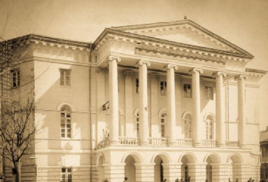 自由广场+鲁斯塔维利大街+国家博物馆+美术博物馆+议会大厦【精品包车，私享空间，上门接送，轻松出行】